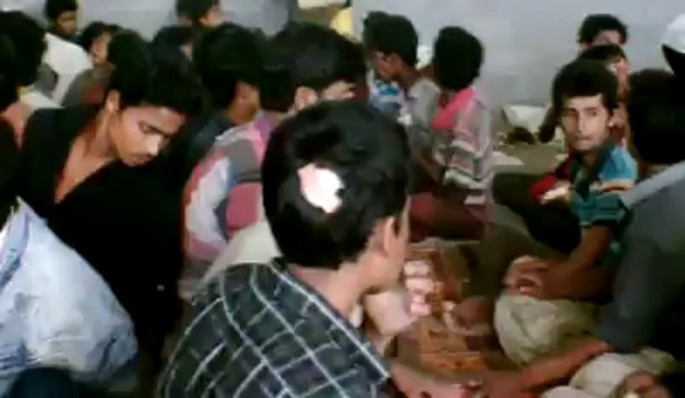 Rohingyas arrived in Thailand, arrested by Human Traffickers — at Badambisa, Thailand . وصول الروهينجيين في تايلاند، الذين أعتقلو من قبل المتاجرين بالبشر - في ، بادامبيسا تايلاند.