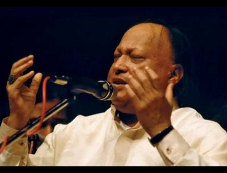 NUSRAT FATEH ALI KHAN - Sohne Mukhre Da Lain De Nazara