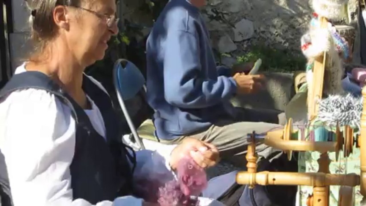 Provencal Marche:: Spinning yarnOct 2013