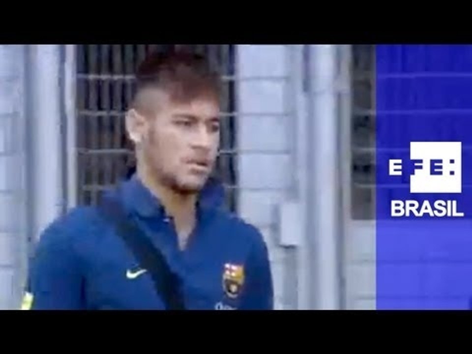 Neymar deve estrear pelo Barcelona nesta terça feira