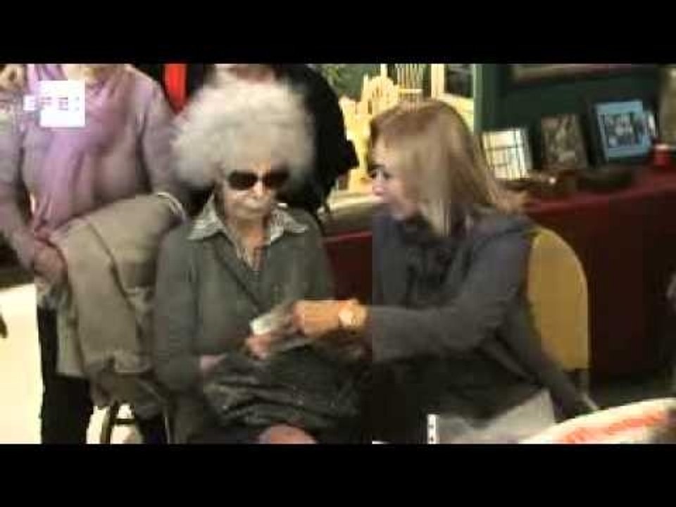 Spain's duchess of Alba recovering in hospital after fall