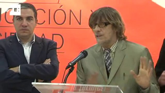 Lady Warhol shows an alter image of the pop artist