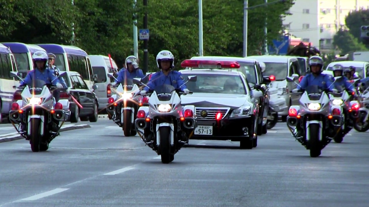 Japanese police french president guard