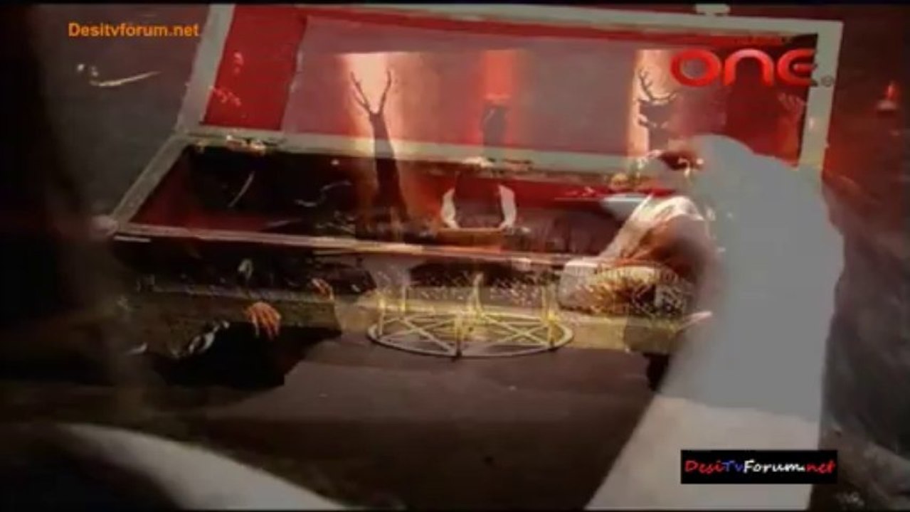 Haunted Nights - Kaun Hai Woh 8th October 2013 Video Watch Online pt2