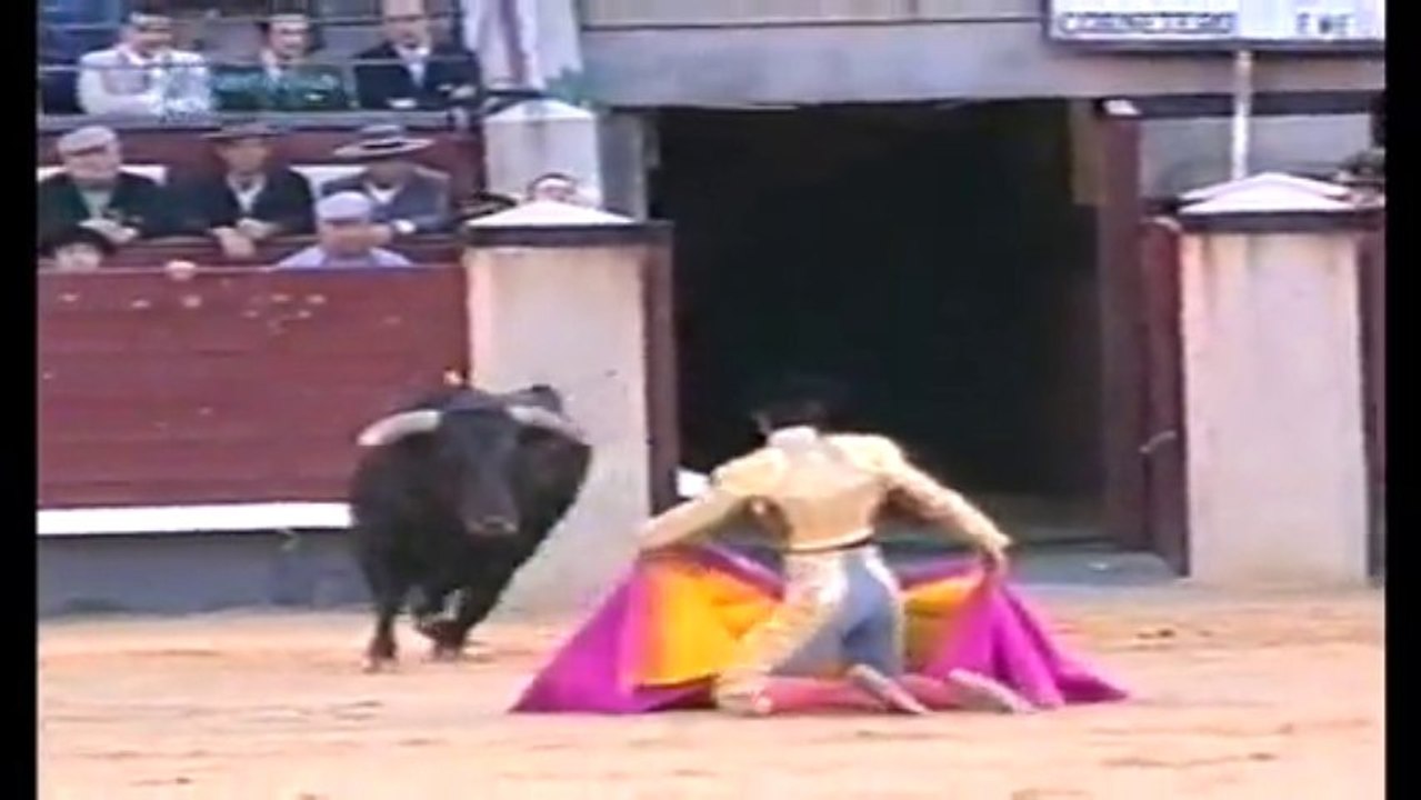 El Fandi oreja en Madrid el dia de su confirmacion de alternativa