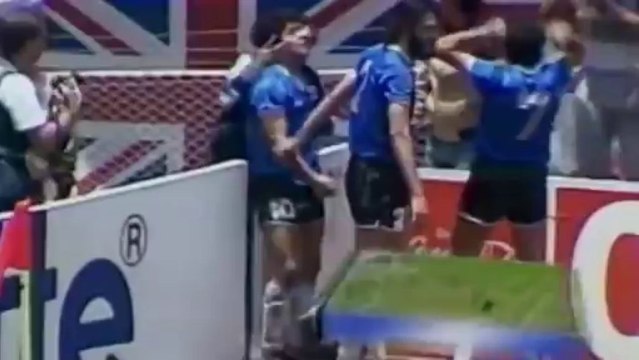 Maradona Goal of the Century - Víctor Hugo Morales commentary - Argentina-England 2-1 1986