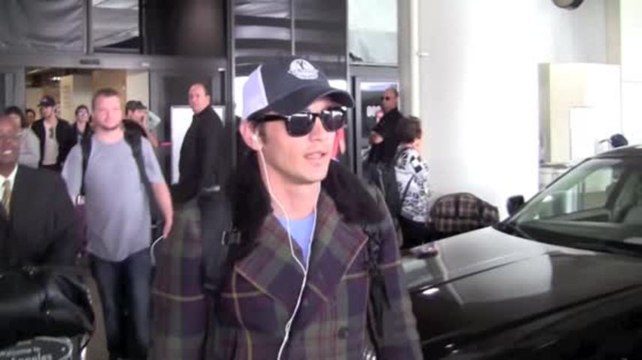 James Franco dit aux photographes d'aller voir ailleurs