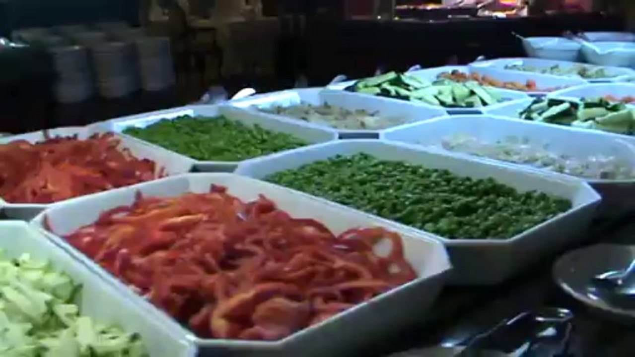 Riu Palace Madeira 4,5 Sterne Canico de Baixo Hotel Palmen Meer Strand Gehweg  Buffett Essen