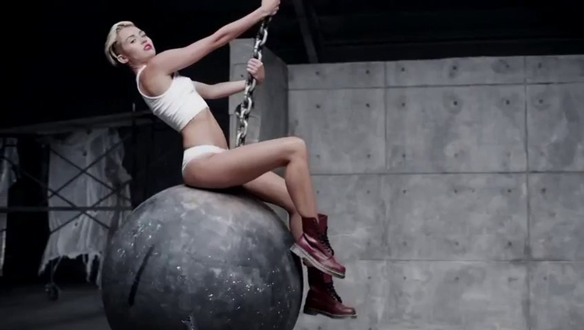 Parodie Wrecking Ball avec des ouvriers du bâtiment!! Miley Cyrus 2013 -  Vidéo Dailymotion