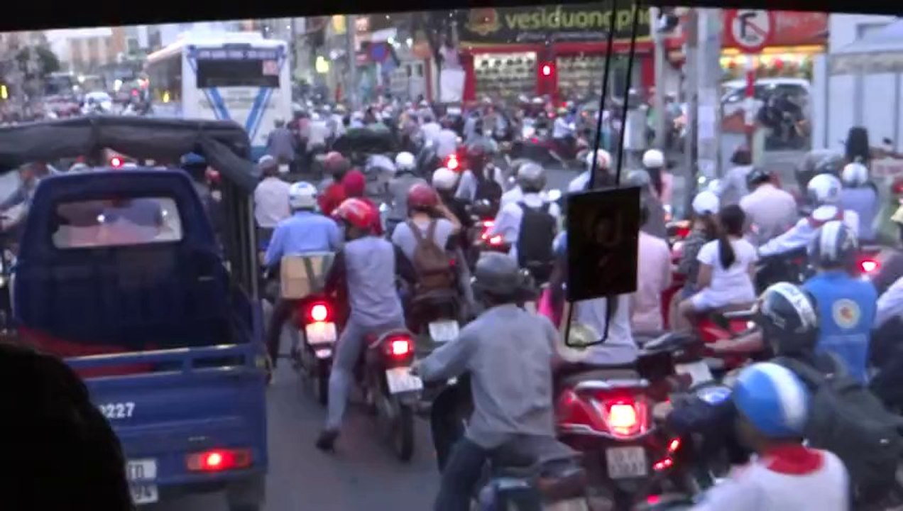 Circulation depuis un bus a SAIGON (au vietnam) le 09/10/2013