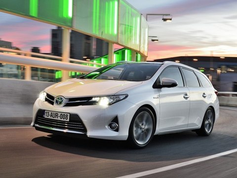 Toyota Auris Hybrid Touring 2013