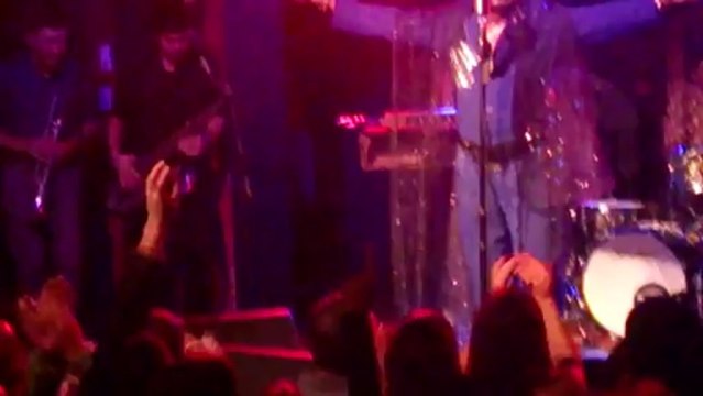 Charles Bradley : Crying In The Chapel & This World ( Is going up in flames ) @ The Empire Music Hall Belfast