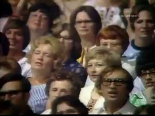 ▶ Elvis Presley - live 1977 - Where No One Stands Alone - video