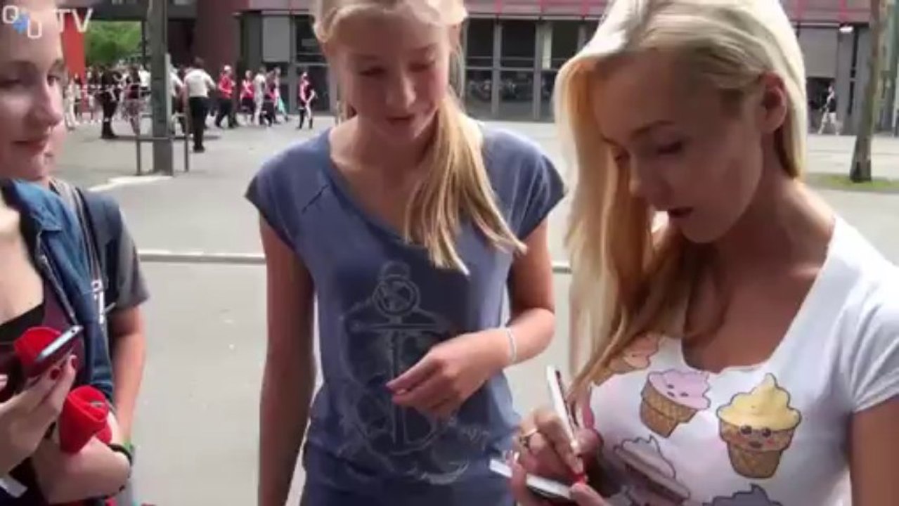 Sexy Julia im Interview VideoDay 2013 - QSO4YOU TV