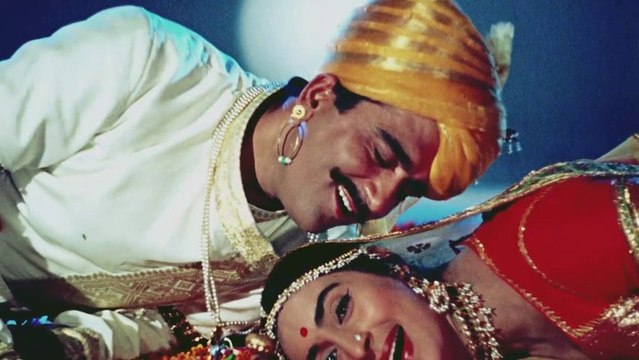 Hum Tum Yug Yug Se - Romantic Song - Nutan & Sunil Dutt - Milan