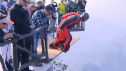 Video: Wingsuit flyer Victor Kovats's final flight