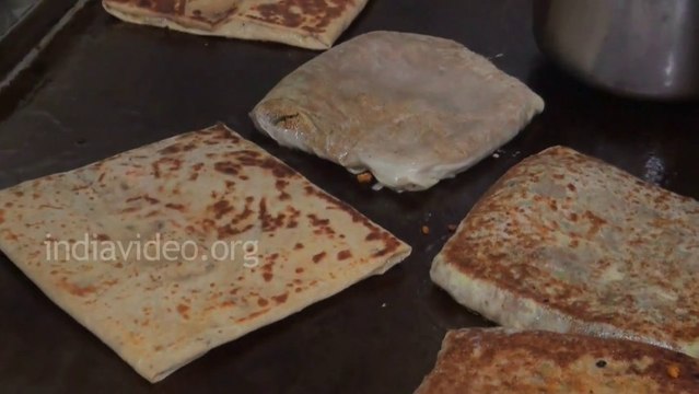 Making Egg Paratha, Mumbai