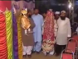 Funny Accident in Pakistani Wedding