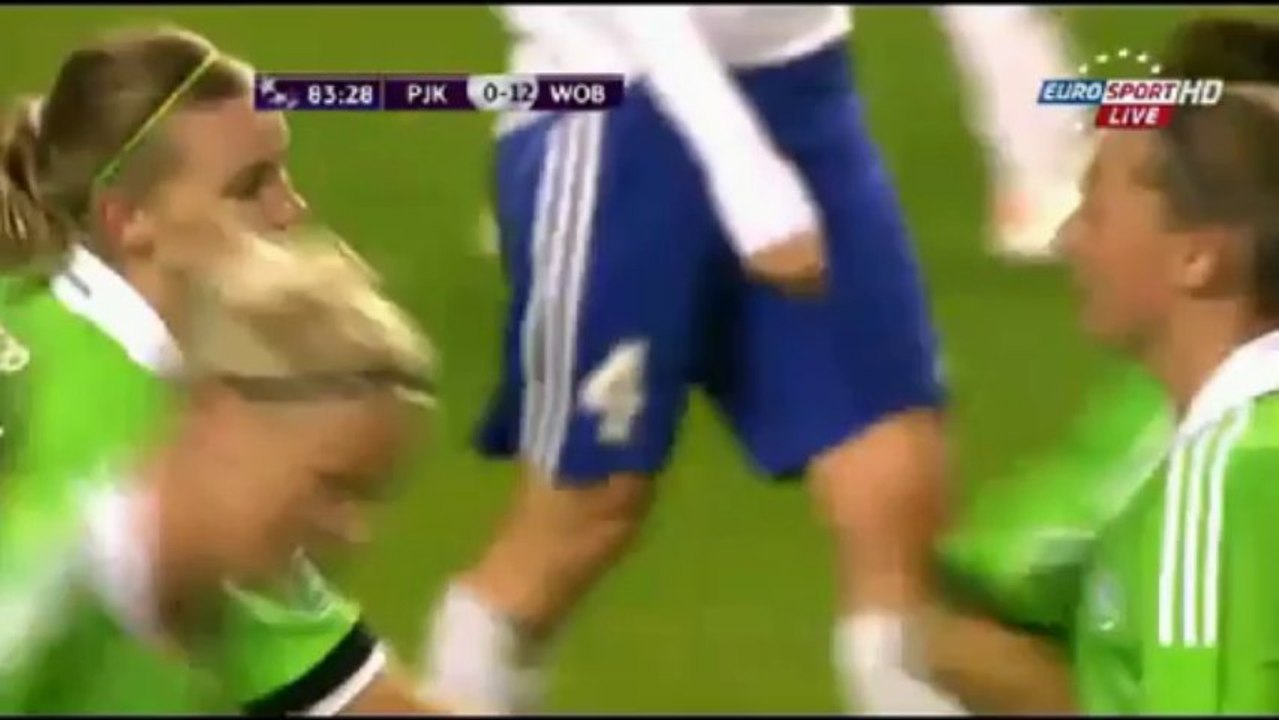 Ładny gol w meczu Ligi Mistrzyń | Pärnu - Wolfsburg 0:14 (Kobiety) (09.10.2013)