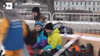 Moscow opens world's largest urban snowboarding track