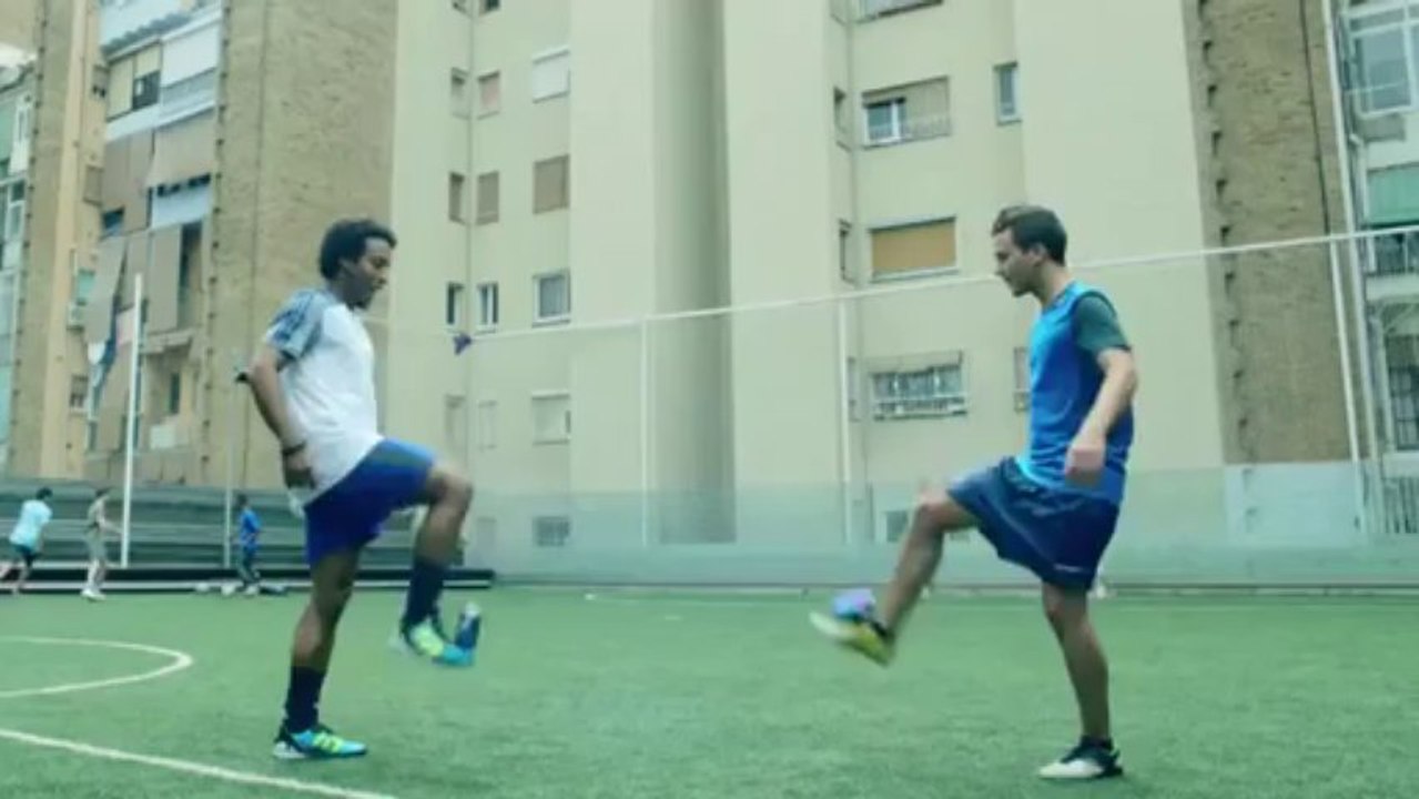 Leo Messi Pepsi Can Trick