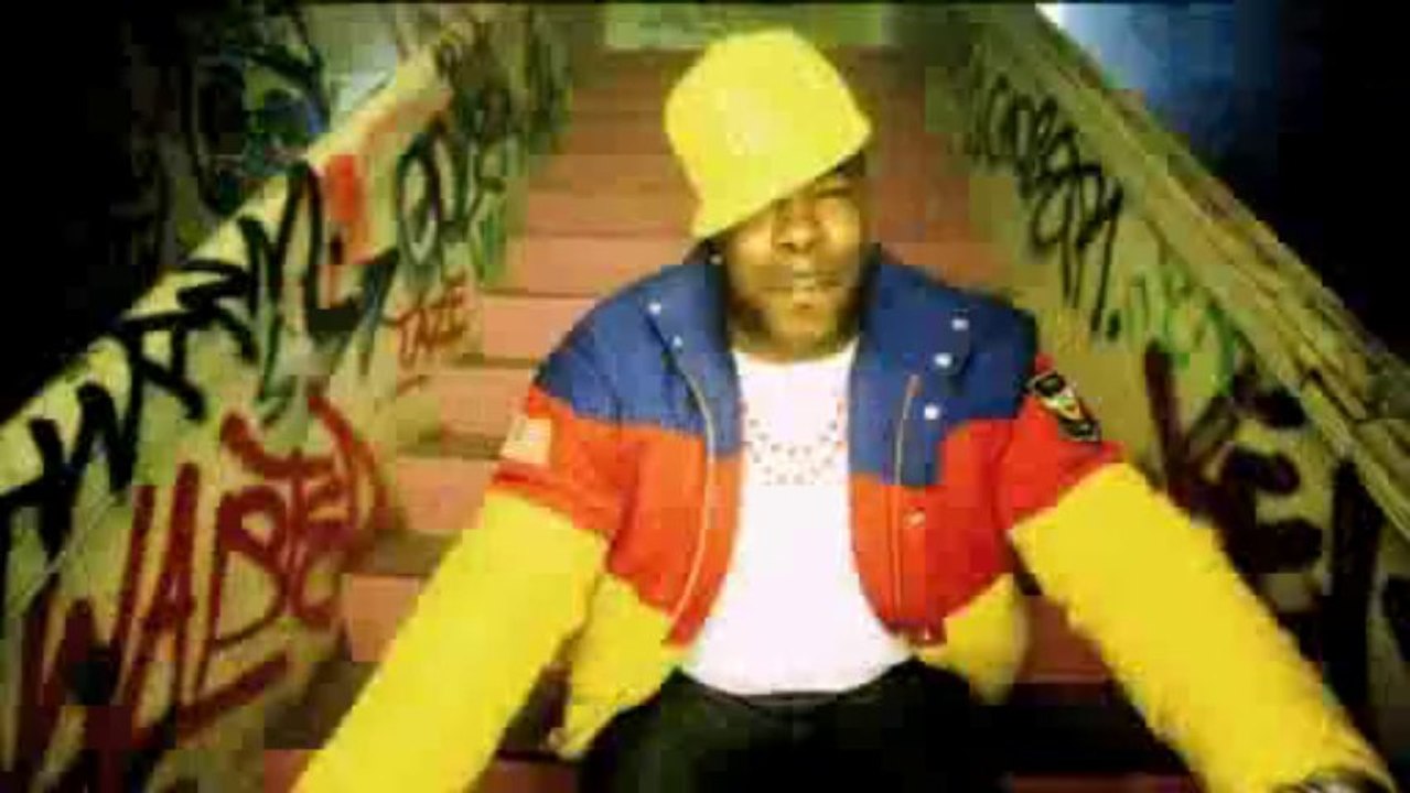 Chris Brown featuring Lil Wayne & Busta Rhymes -- Look At Me Now