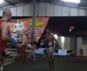 Fayad le 08-06-2013 au Cho Nateetong Muay Thai Camp Pattaya 2)