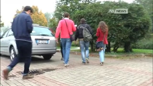 GLI STUDENTI NON CI STANNO ESAMI VERI