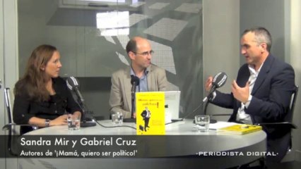 Sandra Mir y Gabriel Cruz, autores de '¡Mamá quiero ser político!'. 10-10-2013
