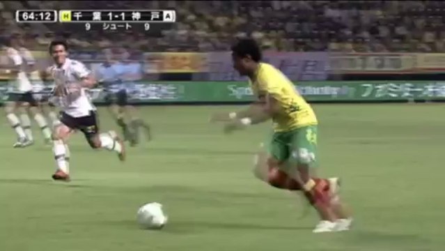 Giappone, gol alla Del Piero del brasiliano Kempes