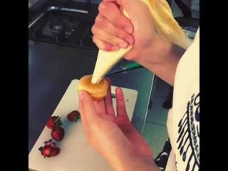 Profiterol ve Ekler Nasıl Doldurulur?