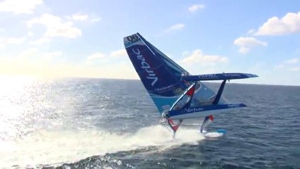 Incredible : Capsize Virbac Paprec - video from helico - Sailing