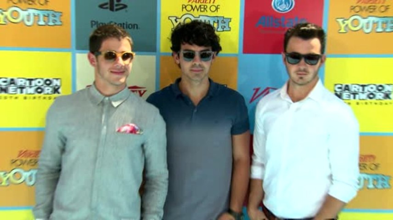 Jonas Brothers sagten ihre 19-Tage-Tour nur 2 Tage vor ihrem ersten Auftritt ab