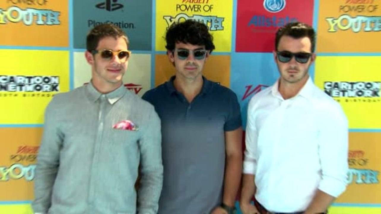 Jonas Brothers sagten ihre 19-Tage-Tour nur 2 Tage vor ihrem ersten Auftritt ab