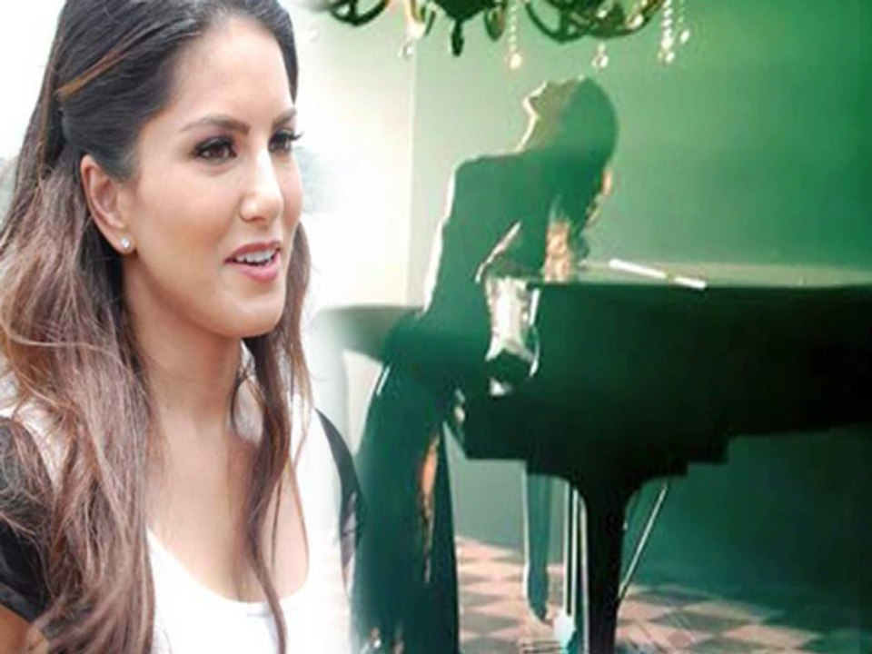 Sunny Leones Jackpot Picture