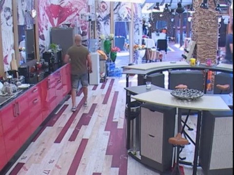 мира се притеснява, че ще изгонят пламен2