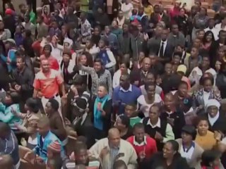 VEJA COMO É FESTEJADO O ANIVERSÁRIO DA UNIVERSAL EM ÁFRICA (IURD TV)