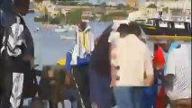 Les naufragés au centre d'accueil de Lampedusa racontent leur périple