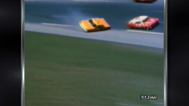 MÖTLEY CRÜE - Kickstart My Heart