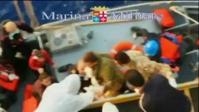 Les images des sauvetages en mer après le naufrage des migrants au sud de Malte