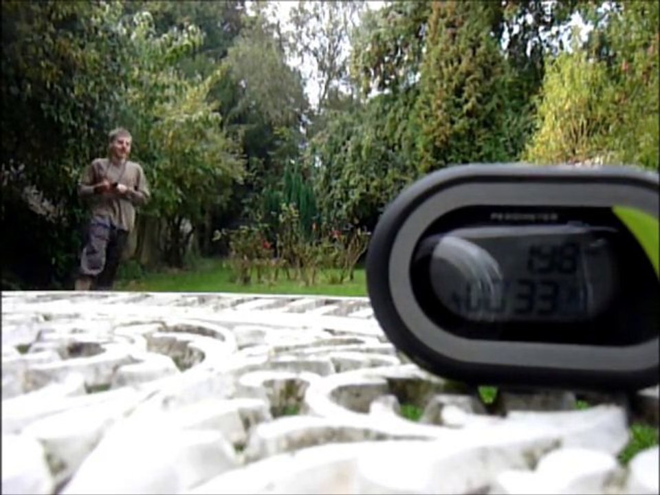 Endurance ultime, GCCSS fait 750 mètres en 3 minutes 11 secondes 69, soit 14 km h, un record mondial!!.mov