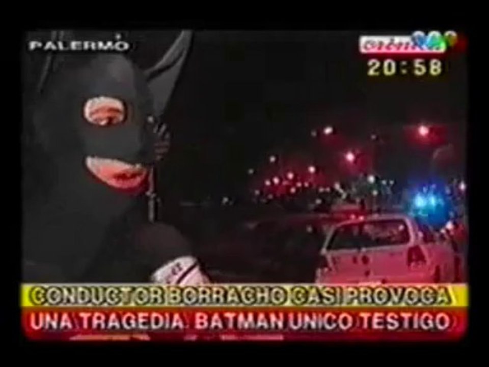 Cronica TV : Batman Testigo Del Choque.