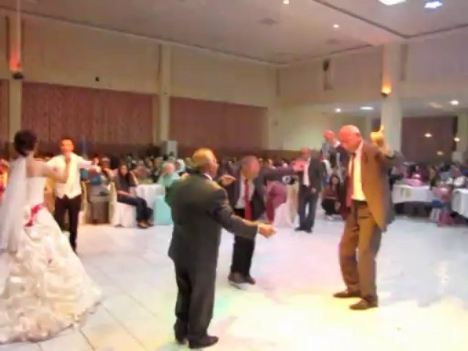 Arzu ve Burak SAYLAM çifti dünya evine girdi