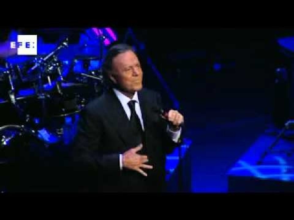 Julio Iglesias raises passions on tour