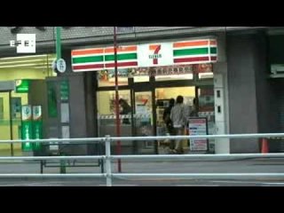 Japanese "combinis" spark convenience store surge in Asia