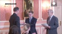 Datagate: Snowden riceve premio da ex talpe Usa