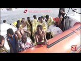 Napoli - Tragedia Lampedusa, il ricordo al molo Beverello (12.10.13)