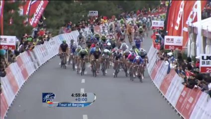 Bouhanni batte Ferrari ed è leader