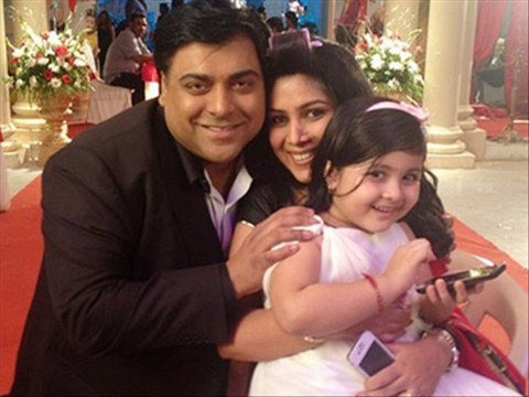 Watch Bade Ache Lagte Hain 14th October 2013 Episode