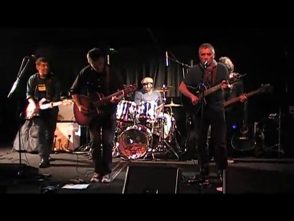 LSD et Tio Manuel, au centre A. Malraux, à Rouen, le 12 oct. 2013.